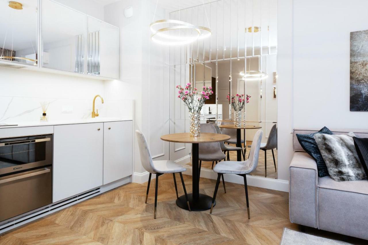 Mennica Residence Apartments By Renters Prestige Varsóvia Exterior foto